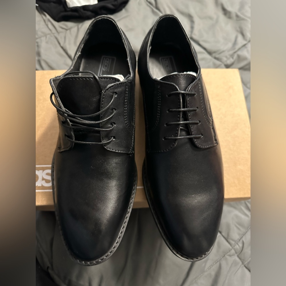 NEW IN BOX ASOS wide fit derby shoes in black leather 7UK men’s